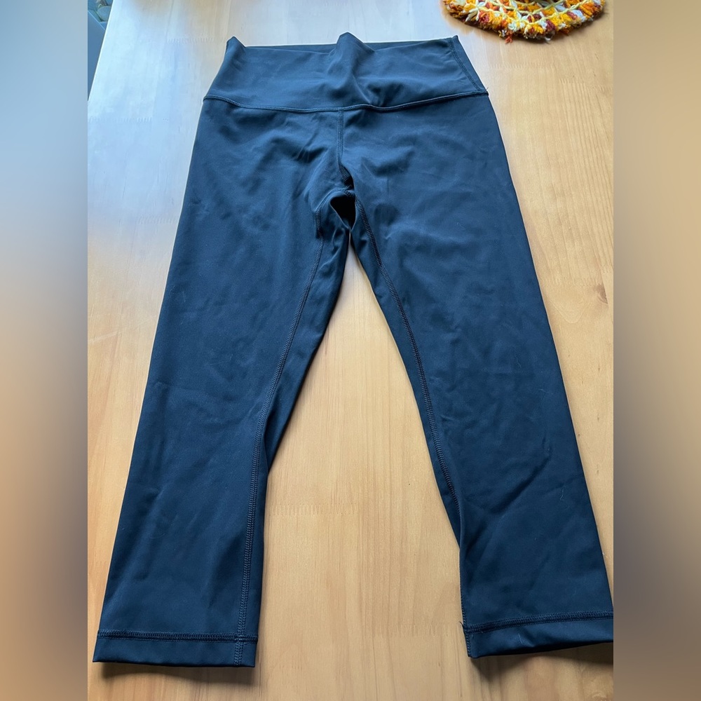 Lululemon leggings NEVER WORN, no pilling Corepower crossover